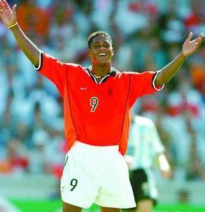 荷兰各款队服中最漂亮的要数1996年欧锦赛时