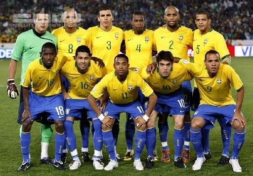 每一款巴西队队服都非常沉稳和低调